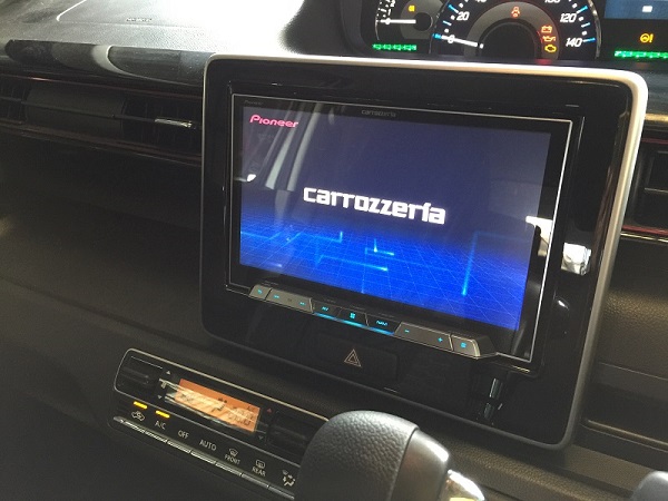 画像 ワゴンR スズキ カーナビ カーナビゲーション カロッツエリア サイバーナビ フロントカメラ バックカメラ 取り付け 加工 工賃 価格 安い 持ち込み 愛知県 岐阜県 名古屋市 一宮市 岐阜市 岐南町 各務原市 羽島市 大垣市 海津市 瑞穂市 本巣市 山県市 関市 美濃加茂市 可児市 多治見市 三重県 津市 四日市市 桑名市 いなべ市 鈴鹿市