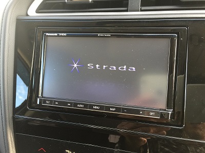 画像 ヴェゼルハイブリッド ホンダ カーナビ カーナビゲーション ストラーダ CN-RE04D パナソニック ブルーレイ ブルートゥース バックカメラ 取り付け 加工 工賃 価格 安い 持ち込み 愛知県 岐阜県 三重県 名古屋市 一宮市 岐阜市 北名古屋市 小牧市 稲沢市 春日井市 瀬戸市 扶桑町 大口町 津島市 あま市 愛西市 清須市 犬山市 江南市 岩倉市 日進市 長久手市 東郷町 大府市 豊明市 東海市 知多市 常滑市 半田市 東浦町