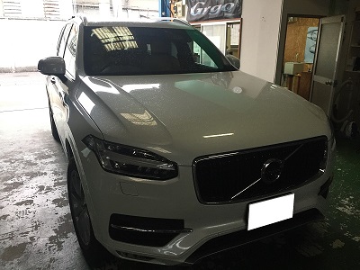 画像 ボルボ現行XC90にアルパインフリップダウンモニターを取り付け DVDプレーヤー 地デジチューナー 加工 工賃 価格 安い 持ち込み 愛知県 岐阜県 三重県 名古屋市 一宮市 岐阜市 名駅 中区栄 千種 星ヶ丘 藤が丘 名東区 八事 塩釜 天白区 上小田井 楠 庄内通 西区 上飯田 黒川 大曽根 北区 新瑞橋 桜山 堀田 瑞穂区 野並 大高 鳴海 緑区 笠寺 本星崎 柴田 南区 築地口 筑陽 昭和橋 港区